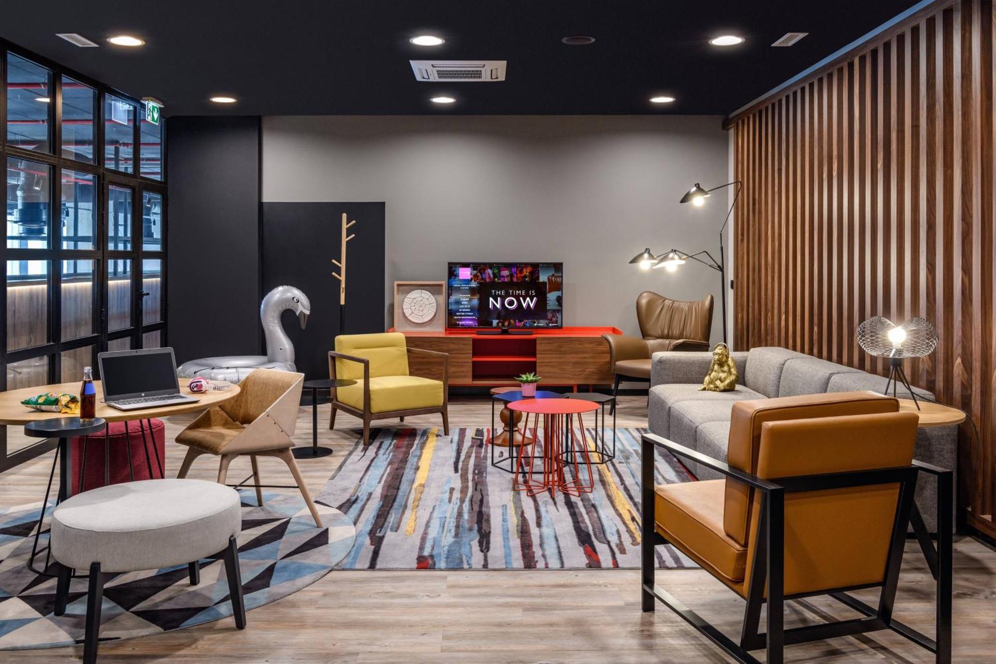 Hotel Moxy Lisboa Oriente Exterior foto