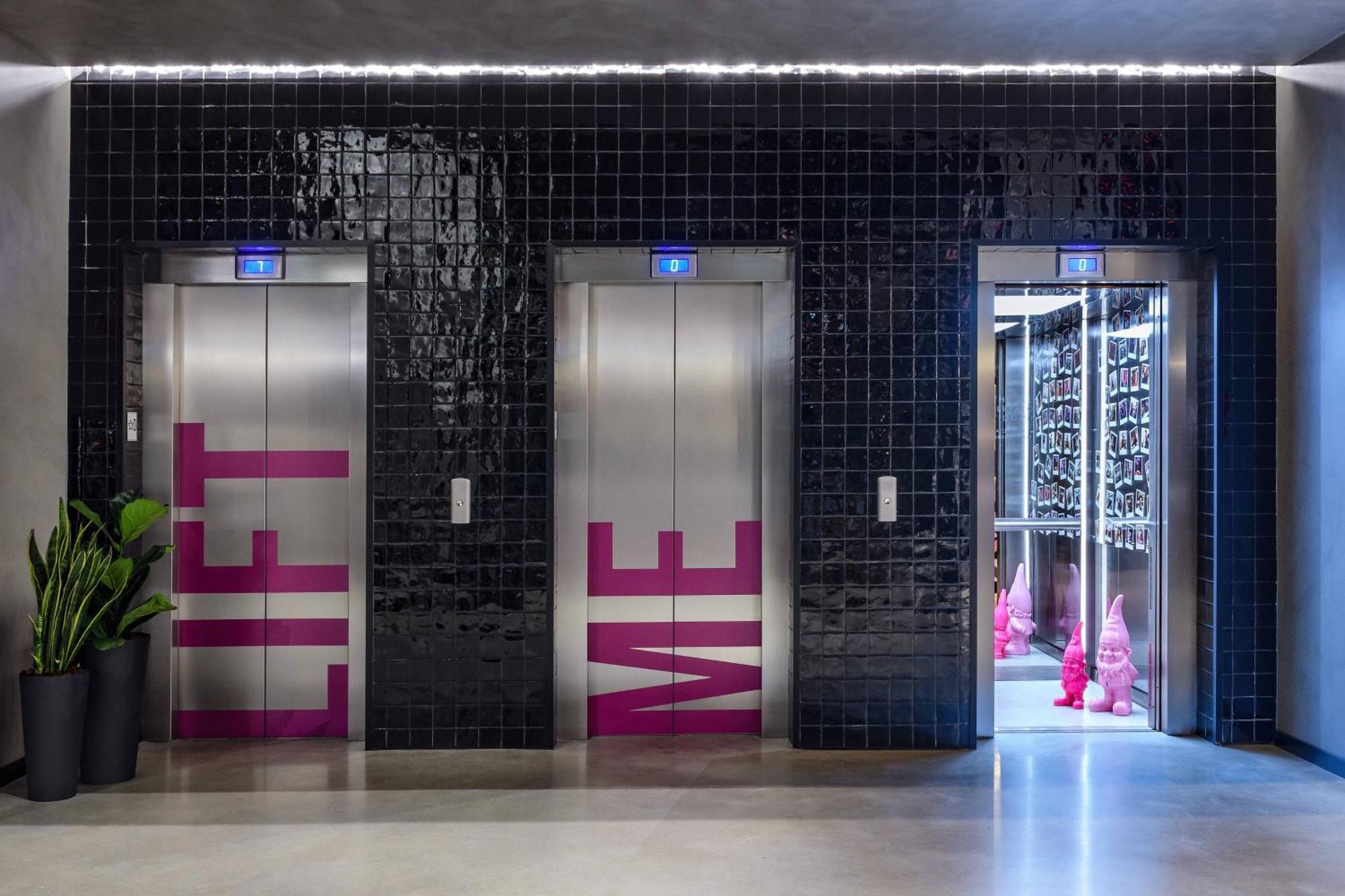 Hotel Moxy Lisboa Oriente Exterior foto